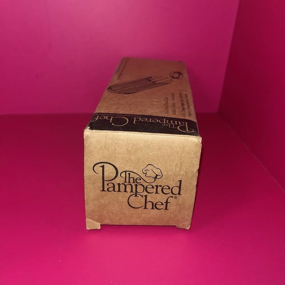 Pampered Chef Shaped Bread Tube Baking Pan Scalloped‎ #1565 New